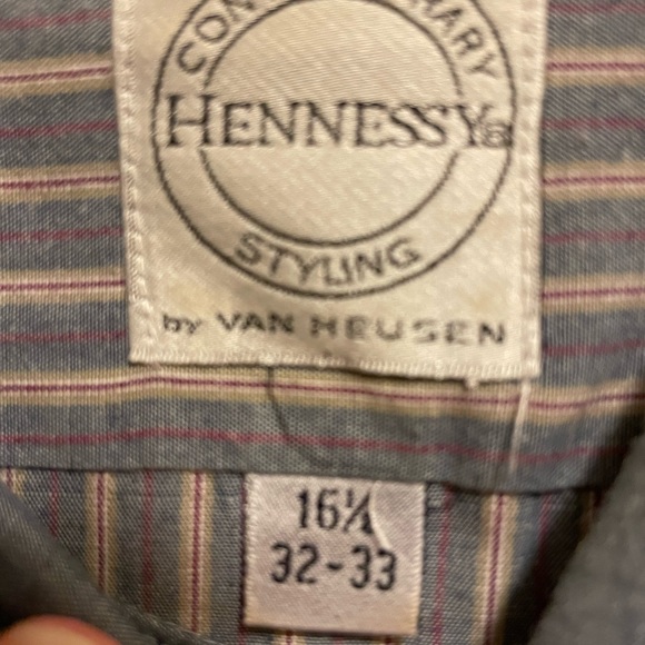Van Heusen men’s long sleeve dress shirt—16 1/2 32-33 - Picture 3 of 10